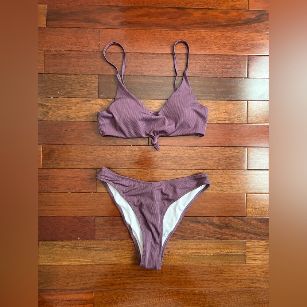Purple ribbed bikini